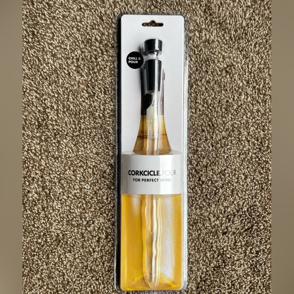 Corkcicle.Pour for wine